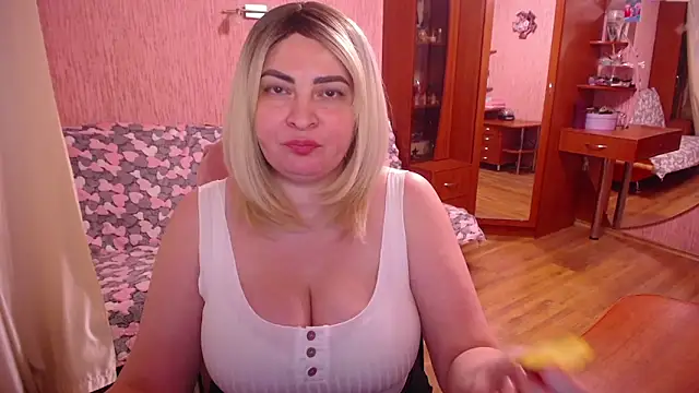 -MeowMeow 现场性爱视讯表演