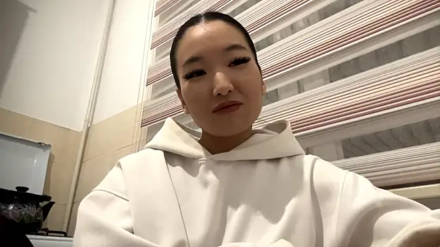 EvilEmma 现场性爱视讯表演
