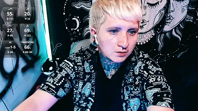 Marieblueeyes 现场性爱视讯表演