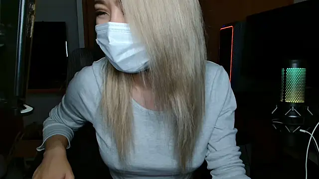 MOMOKA_33 active room preview