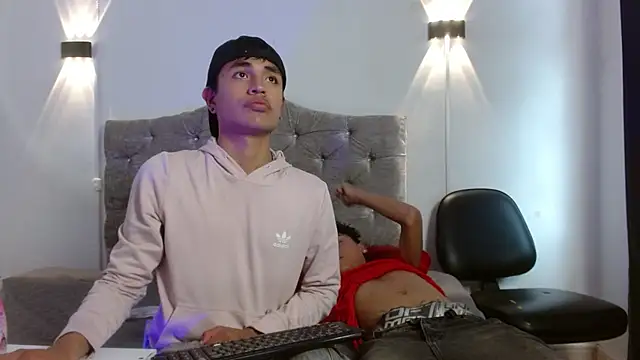 Temptionkingscs élő XXX-chatje