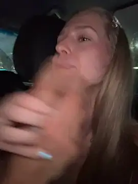 Kira live cam