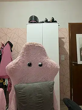 Irresistible37's Webcam Show