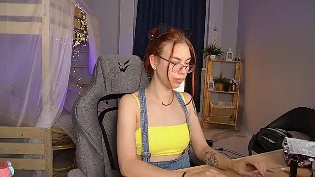 SeraphineDuskryn's Live XXX Chat