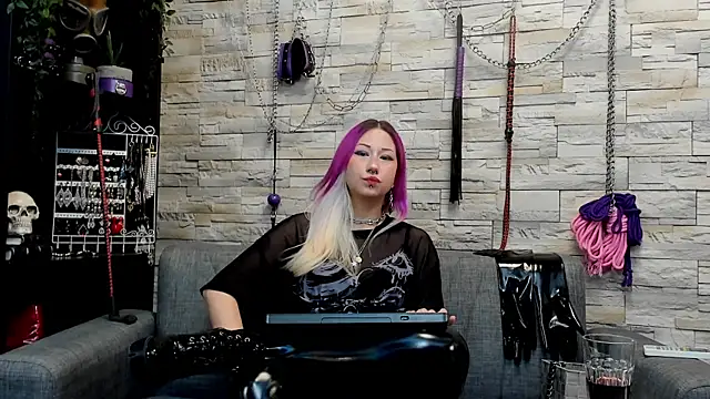 Miss_Kaz's Live XXX Chat