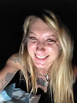 SheIsSomething's Live XXX Chat