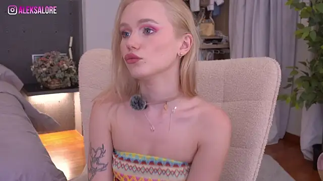 LexieLoree's Live XXX Chat