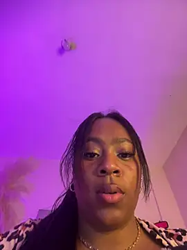 selina_paris' Live XXX Chat