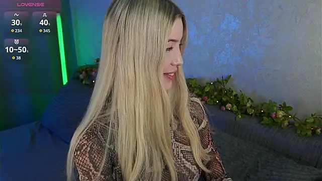 LindaThackerr's Live XXX Chat