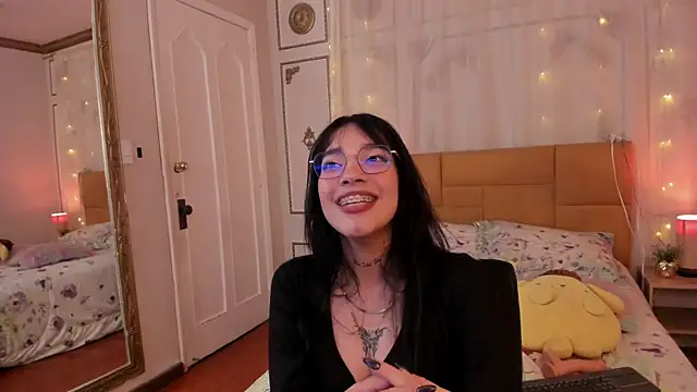 EmaLittle's Webcam Show