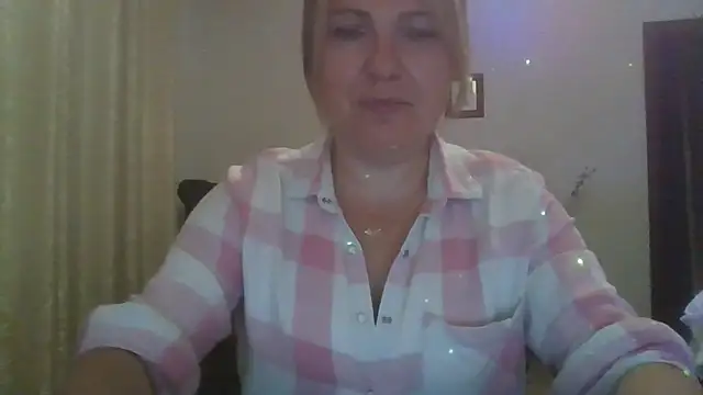 ElenaLove888's Live XXX Chat