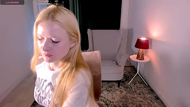 Laly_Peach's Live XXX Chat