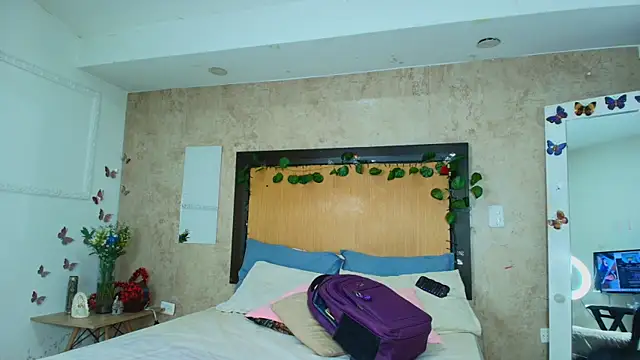 mialopez52's Live XXX Chat
