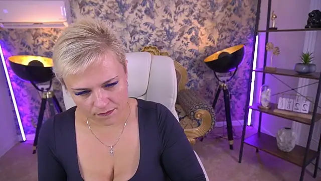 CrystalVibe's Live XXX Chat