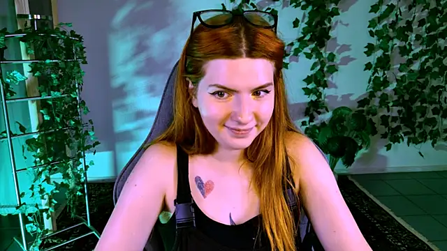 AliceCUNTach's Live XXX Chat