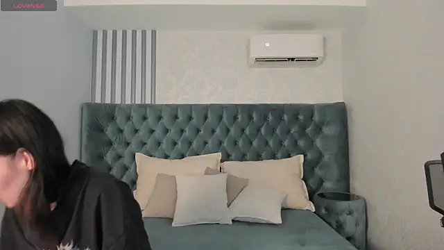 AriettiHamoe's Live XXX Chat