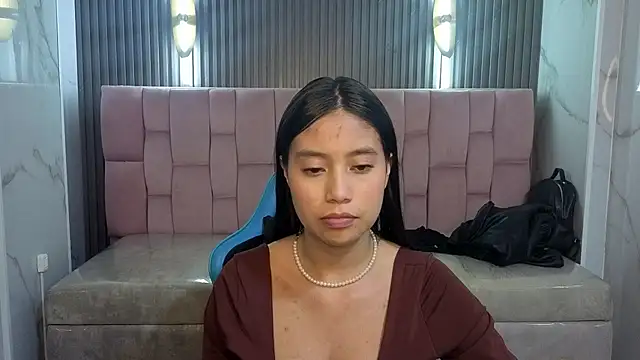 Eimy18_b's Live XXX Chat