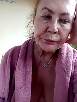 Hottie-Mom's Webcam Show