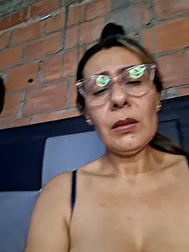 Mia-funny20's Live XXX Chat