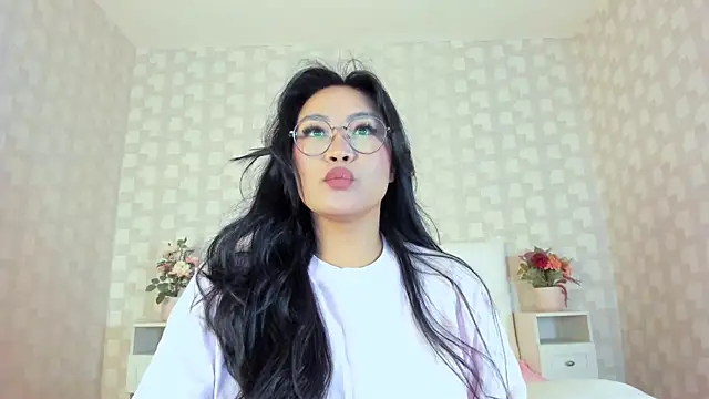 NatsumiHun's Live XXX Chat