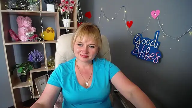 KiraSmiling's Live XXX Chat