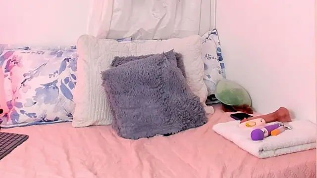 SarahRouge's Live XXX Chat
