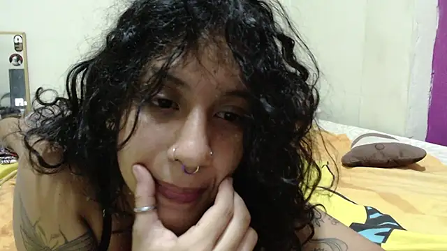 AlinaWoolf_'s Live XXX Chat