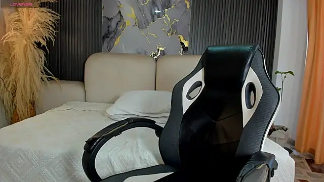 MaximusClark's Live XXX Chat