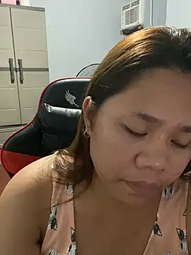 -CLARAMommy-'s Live XXX Chat