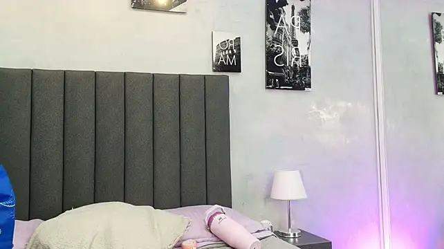 kendra_london's Live XXX Chat