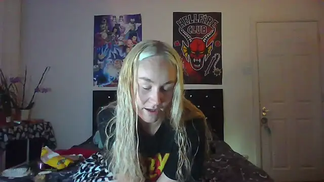 BlazingBaddie420's Live XXX Chat
