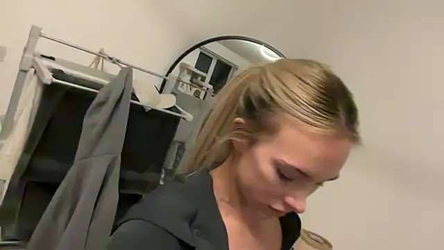 Naughtyblondex's Live XXX Chat