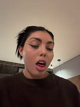 zui_lu's Webcam Show