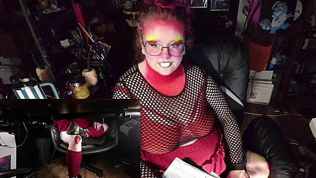 Sinstresshemlock's Live XXX Chat