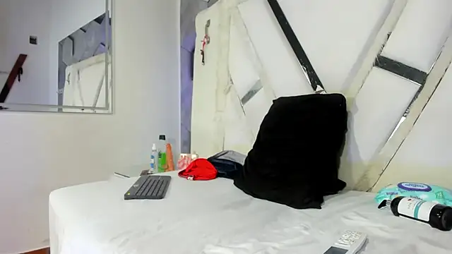 GoldenBoyM's Live XXX Chat