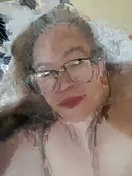 loriepinay46's Live XXX Chat