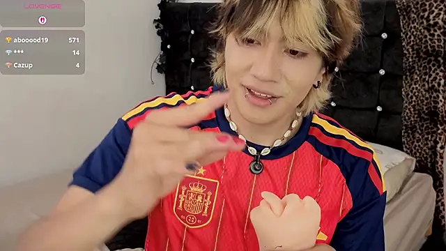 Nio-noah's Live XXX Chat