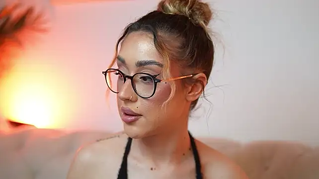 AileenKiss' Live XXX Chat