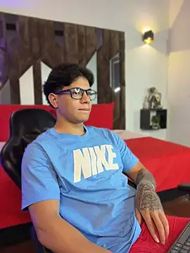 TonyPetrovjs' Live XXX Chat