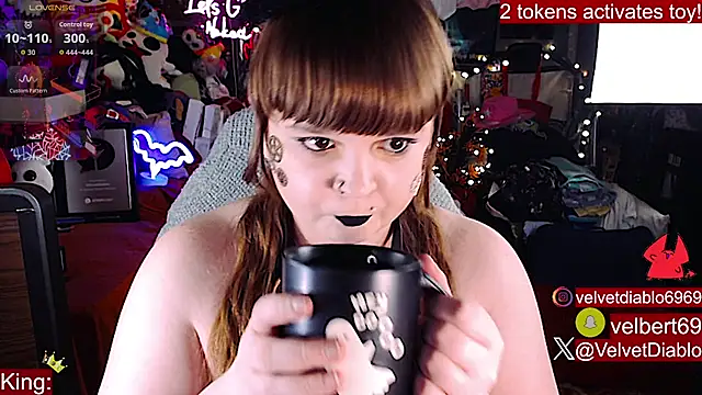 VelvetDiablo - butt plug and ass worship 5 minutes