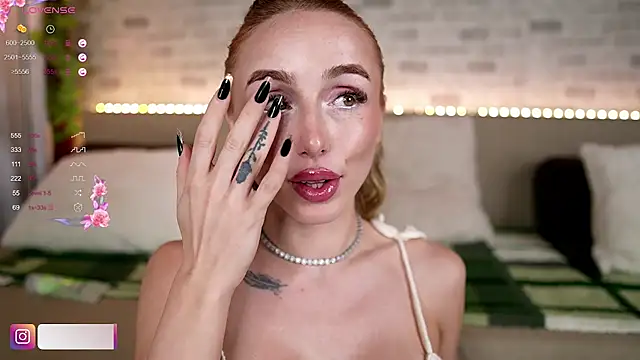 BabyyyLunaX - Tease me & Undress me! 🥵