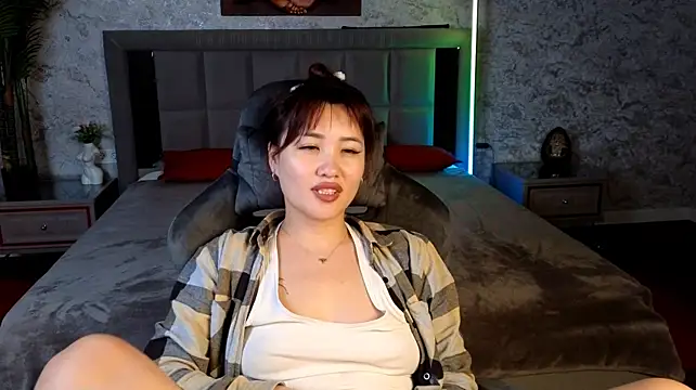 Yukiya_sunshine - suck your finger+look into the camera