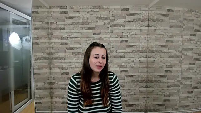 Aryanette - play pussy and twerk