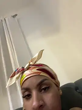 Julixxx22 - Show ass