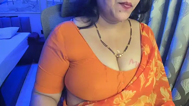 Tarivishu11 - french kiss with open boob