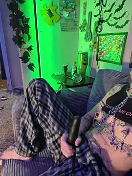 Toxlyn - Omg yay we made $5! 🩶🖤💙