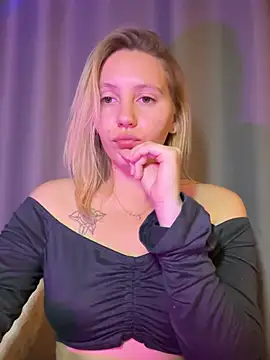 Ann_first_kiss - flash ass