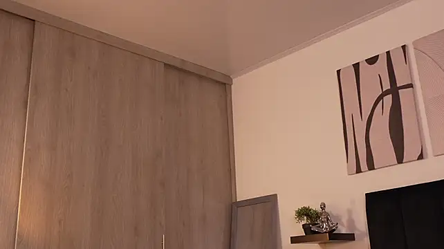 Izzyvega__ - Doggy view and hard spanks🔥