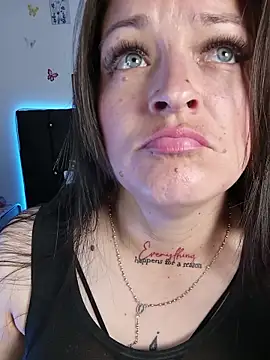 Isa_bluee - see ass + doggy