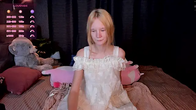 Asya_Almost - add some oil on my bum for u